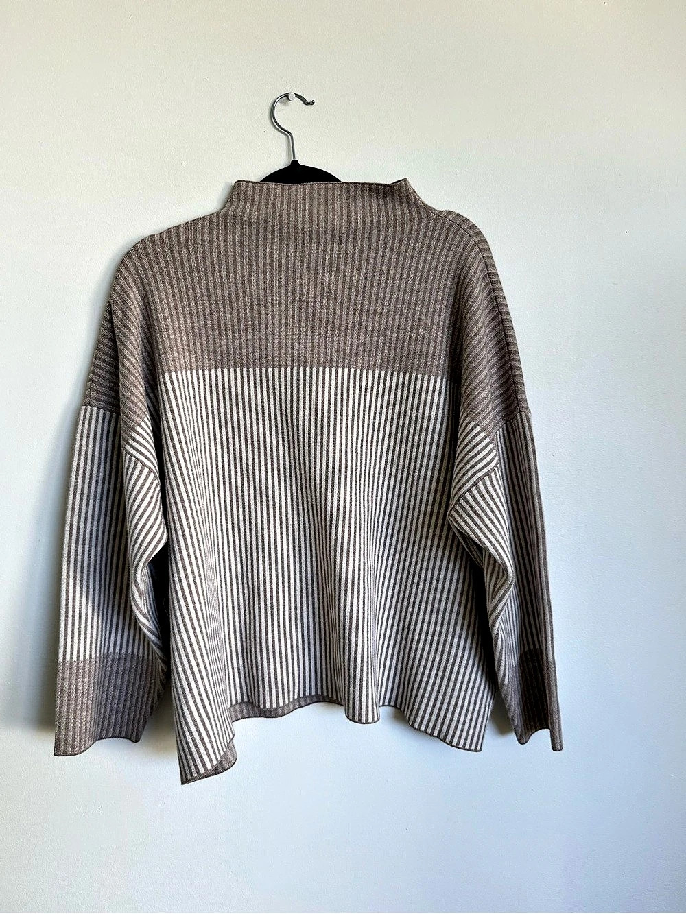 Rachel Zoe Two-Tone Striped Mock Neck Oversized Ribbed Sweater Ribbed Sweater - Picture 2 of 4